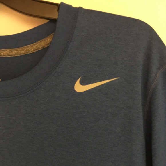 Nike DRI FIT LEGEND TEE Royal Blue Men’s SMALL - Picture 2 of 4